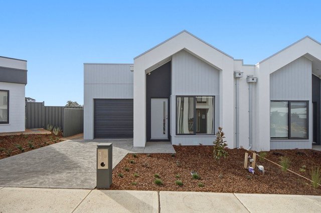 17 Torchlight Way, VIC 3806