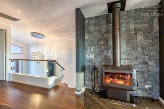 Entrance/Fireplace