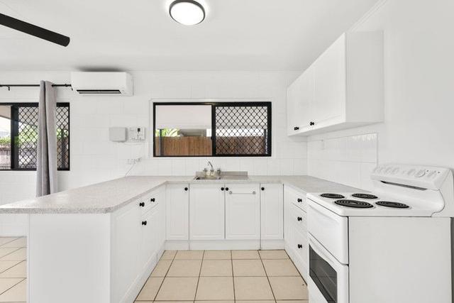 1/165 Buchan Street, QLD 4870