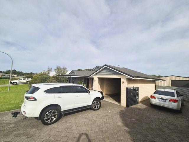 18 Goddard Way, WA 6330