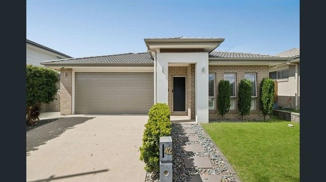 42 Richards Loop, NSW 2570