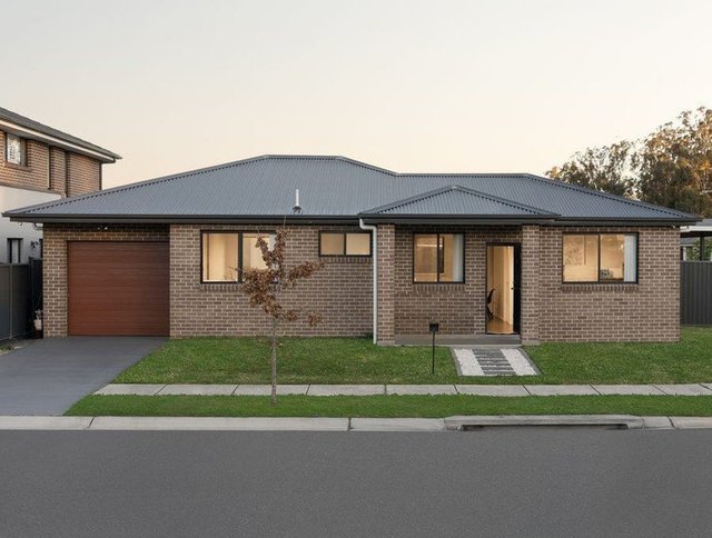 33 Arrowhead Avenue, NSW 2179