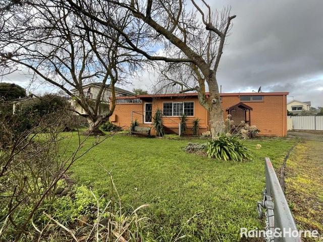 2 Barton Street, VIC 3444