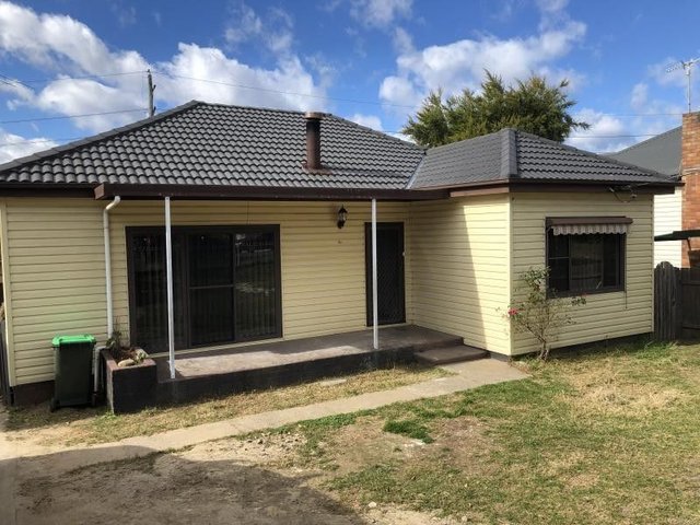 26 McGowen Cres, NSW 2170