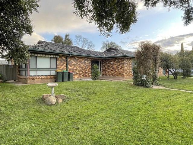 7 Binda Place, NSW 2650