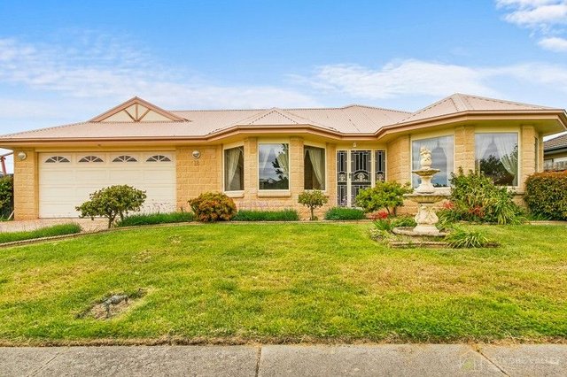 18 Kimberley  Drive, VIC 3844