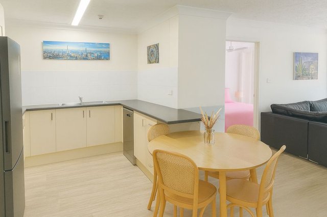 4/19 Aubrey Street, QLD 4217