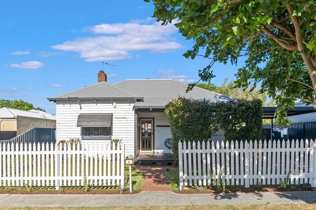 8 Second Avenue, WA 6054