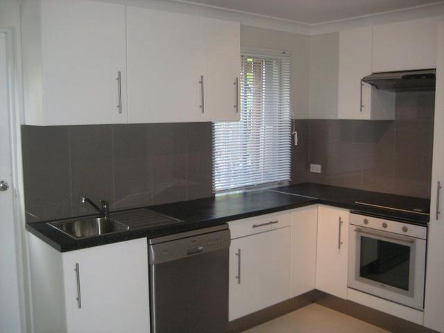 1/12 Barton Avenue, QLD 4215