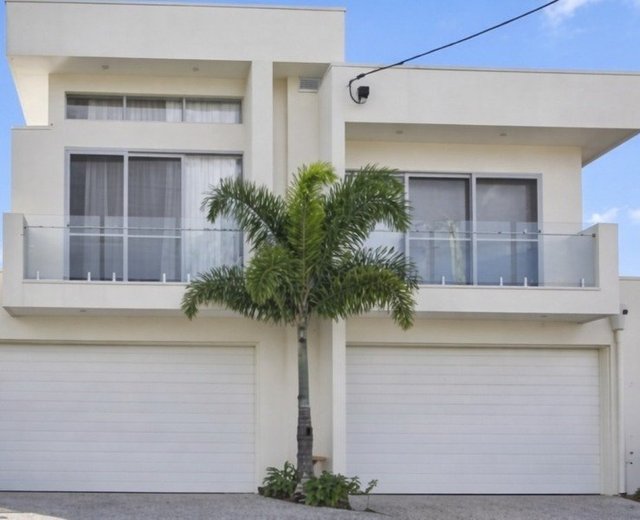 2/6 Kenmar Street, QLD 4215