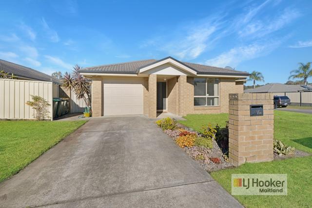2/89 Streeton Drive, NSW 2323