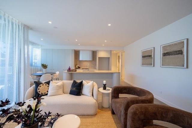 204/3 Miles Street, QLD 4225