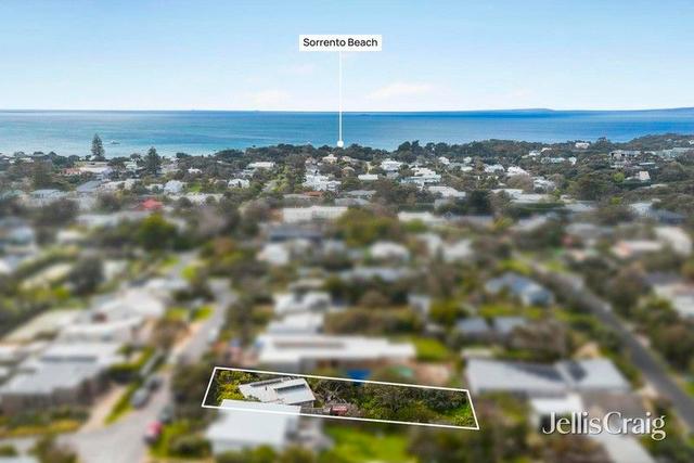 11 Russell Crescent, VIC 3943