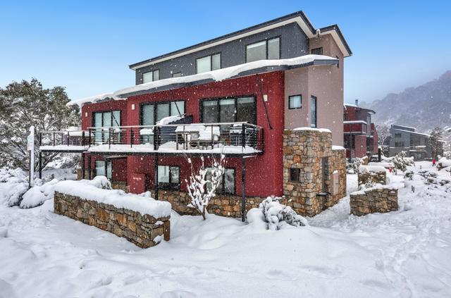 1/Angala Woodridge, NSW 2625