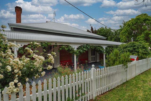 30 Lachlan Street, NSW 2794