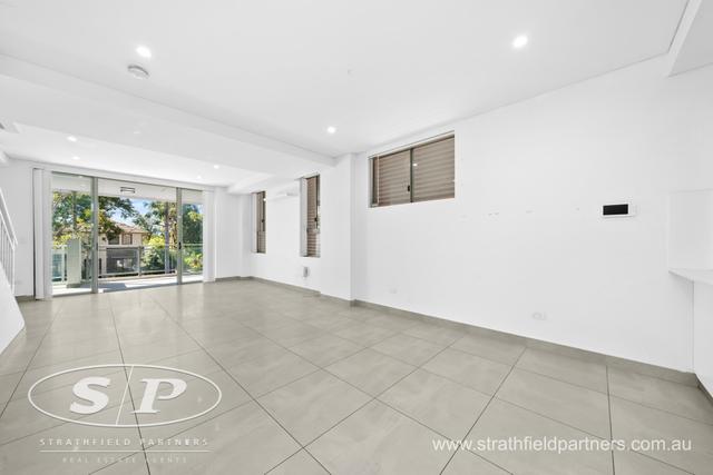 32 Watkin Tench Parade, NSW 2145