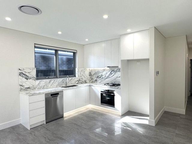 1/82A Centaur Street, NSW 2212
