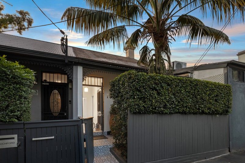 https://images.allhomes.com.au/property/photo/49695172f1e8c43b3981cbbd7d7dcdba_hd.jpg