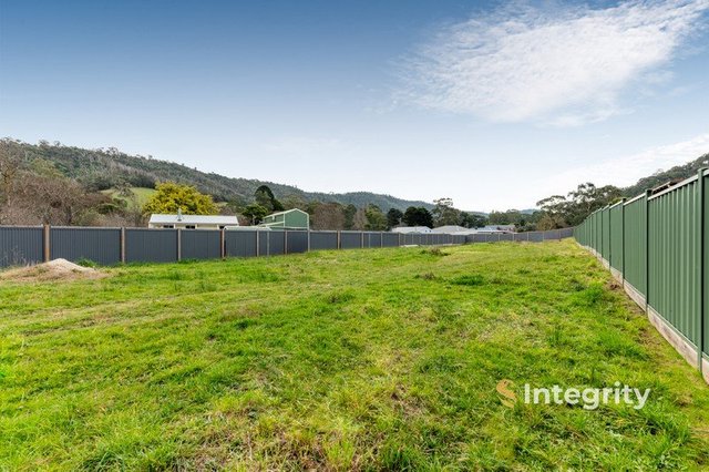 12 Riverside Crescent, VIC 3717