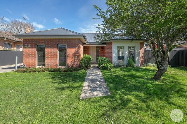 1/2B Golf Street, VIC 3350