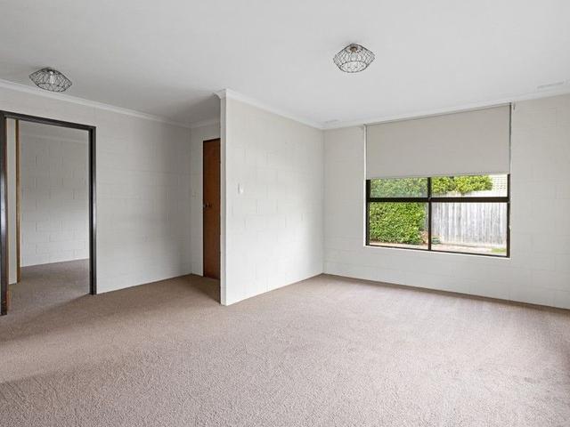 2/14 Beatty Pararde, VIC 3931