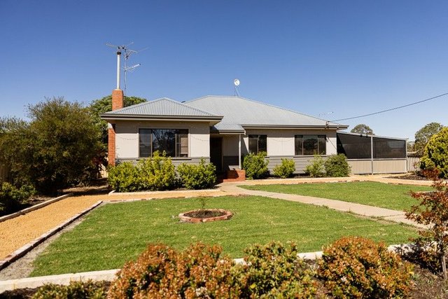 24 Farrar Parade, WA 6415