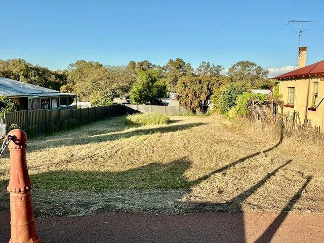 64 Stirling Tce, WA 6566