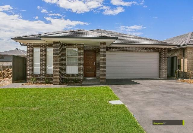 6 Redden Crescent, NSW 2765