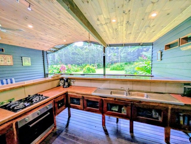 9 Maple Road, QLD 4873