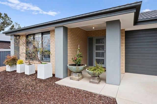 5 Peak Court, VIC 3722