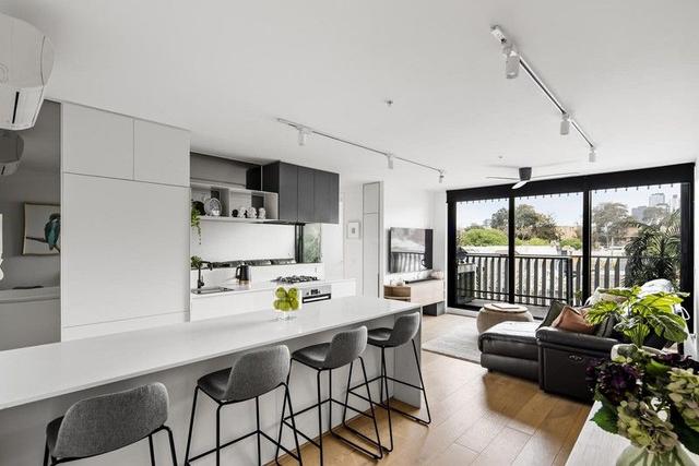 102/75 Palmerston Crescent, VIC 3205