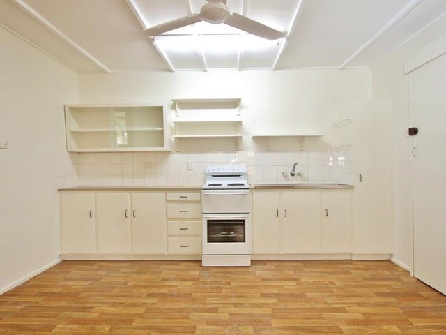 3/15 Booker Street, QLD 4701