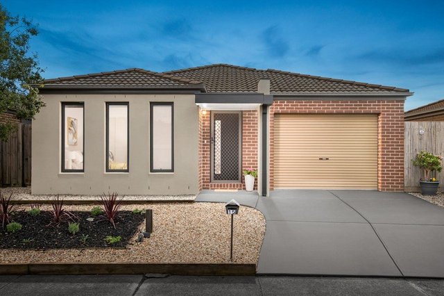 15 Glory St, VIC 3752