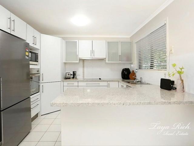 9 Meadow Brook Crescent, QLD 4226