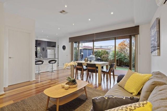 8 Scanlan Street, VIC 3165