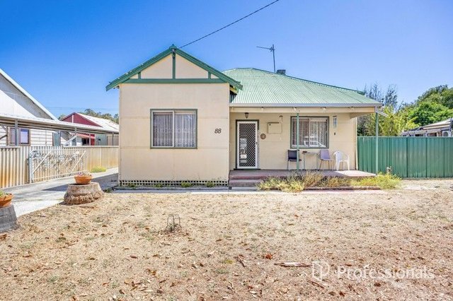 88 Coombes Street, WA 6225