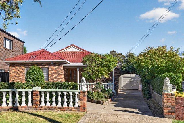 13 Saladine Avenue, NSW 2196