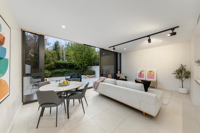 10/22 Canberra Avenue, ACT 2603