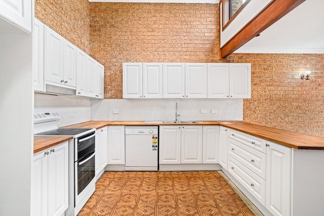 2/321 Forest Road, NSW 2207
