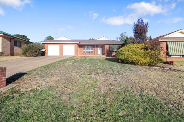 22 Yarrawah Crescent, NSW 2650