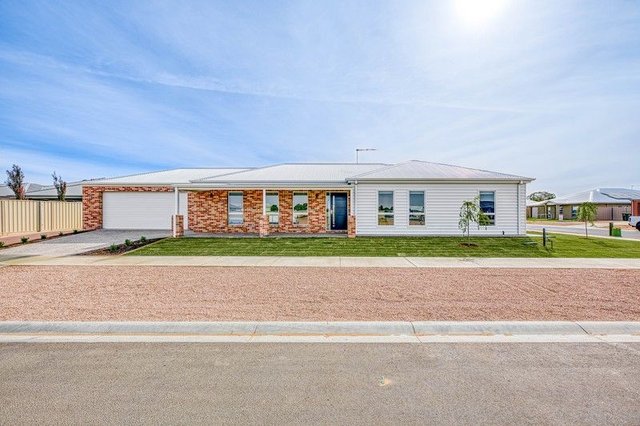 73 Betty Krake Drive, VIC 3496