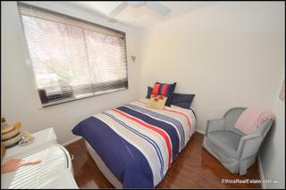 Bedroom 2 (2013-05-08)