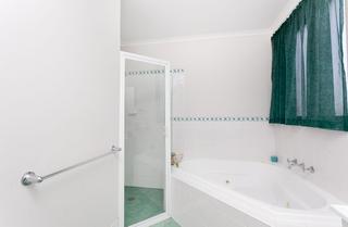 Bathroom (2013-06-20)