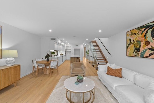 1/7 Azalea Avenue, QLD 4216