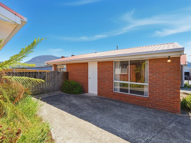 2/112 Howard Road, TAS 7010