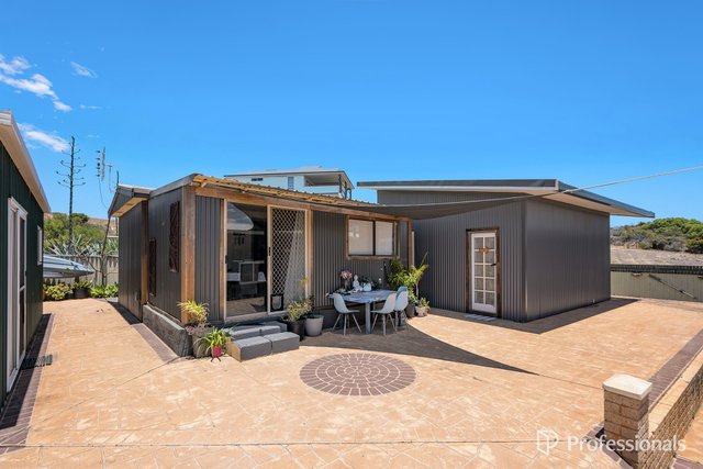 8 Seacrest Way, WA 6532