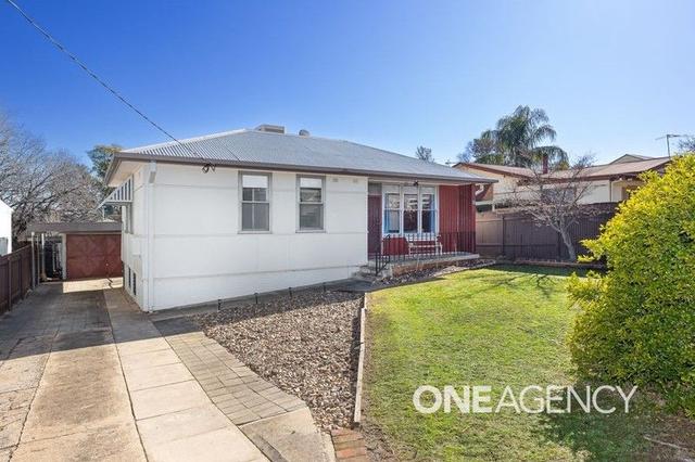 10 Spooner Avenue, NSW 2650