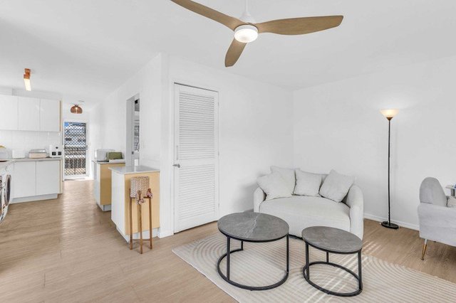 2/2589 Gold Coast Highway, QLD 4218