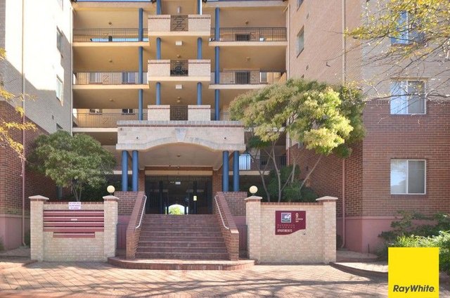 111/7-11 Heirisson Way, WA 6100