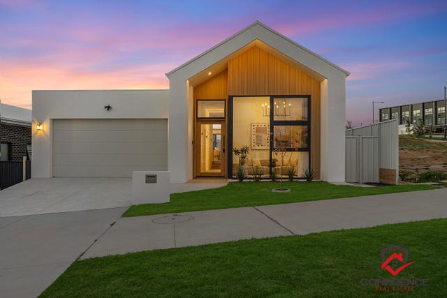 18 Thancoupie Crescent, ACT 2611